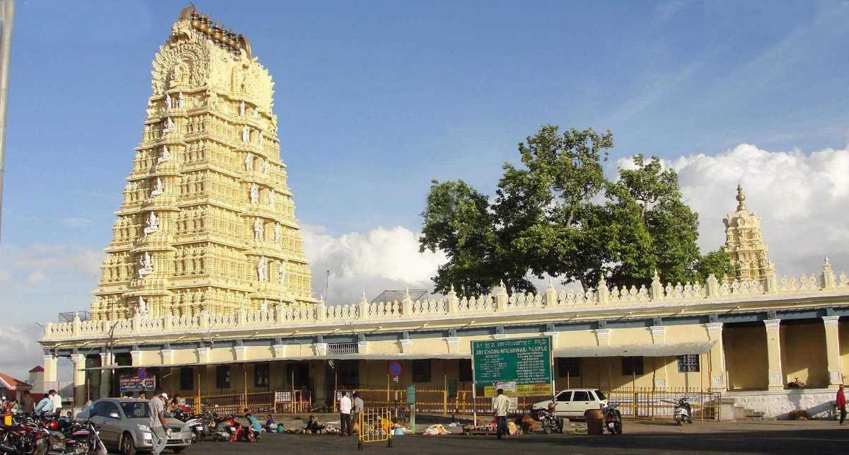 Chamundi hills Temple